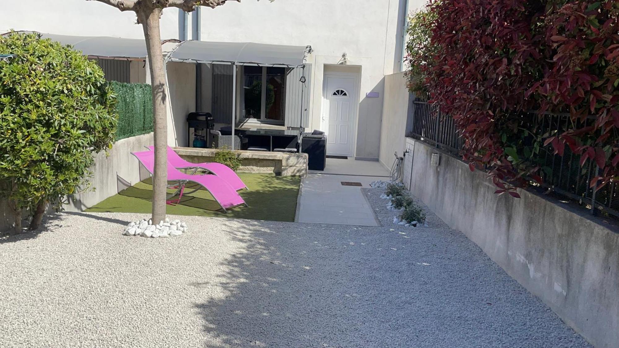 Maison Tendance Avec Jardin, Centre Village, Alpilles, Familles Eyragues Bagian luar foto
